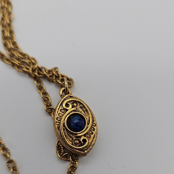Elegant Gold Necklace with Navy Details - Picture 5 of 7